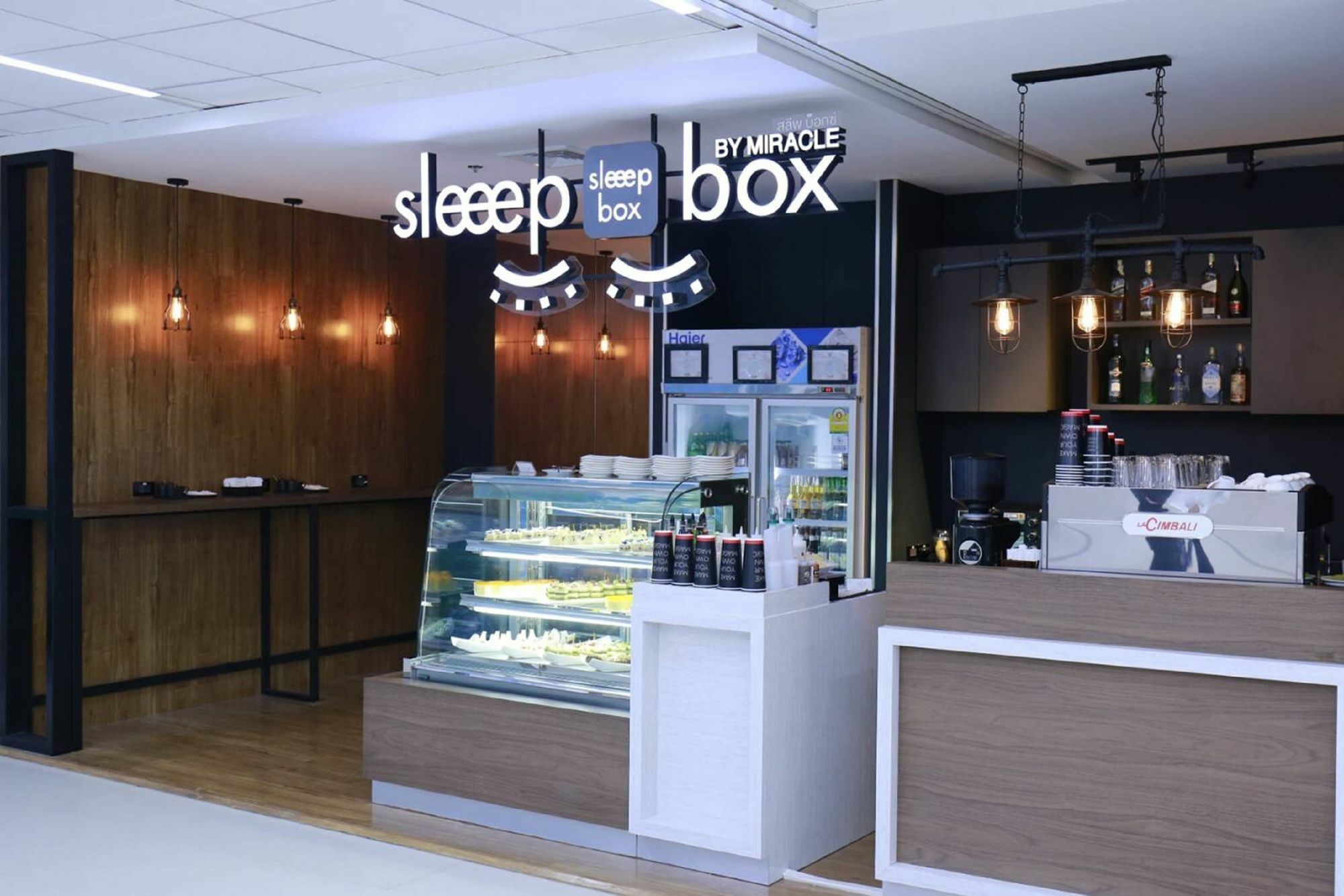 Sleep Box By Miracle -Booked On Hourly Basis Ostello Bangkok Esterno foto