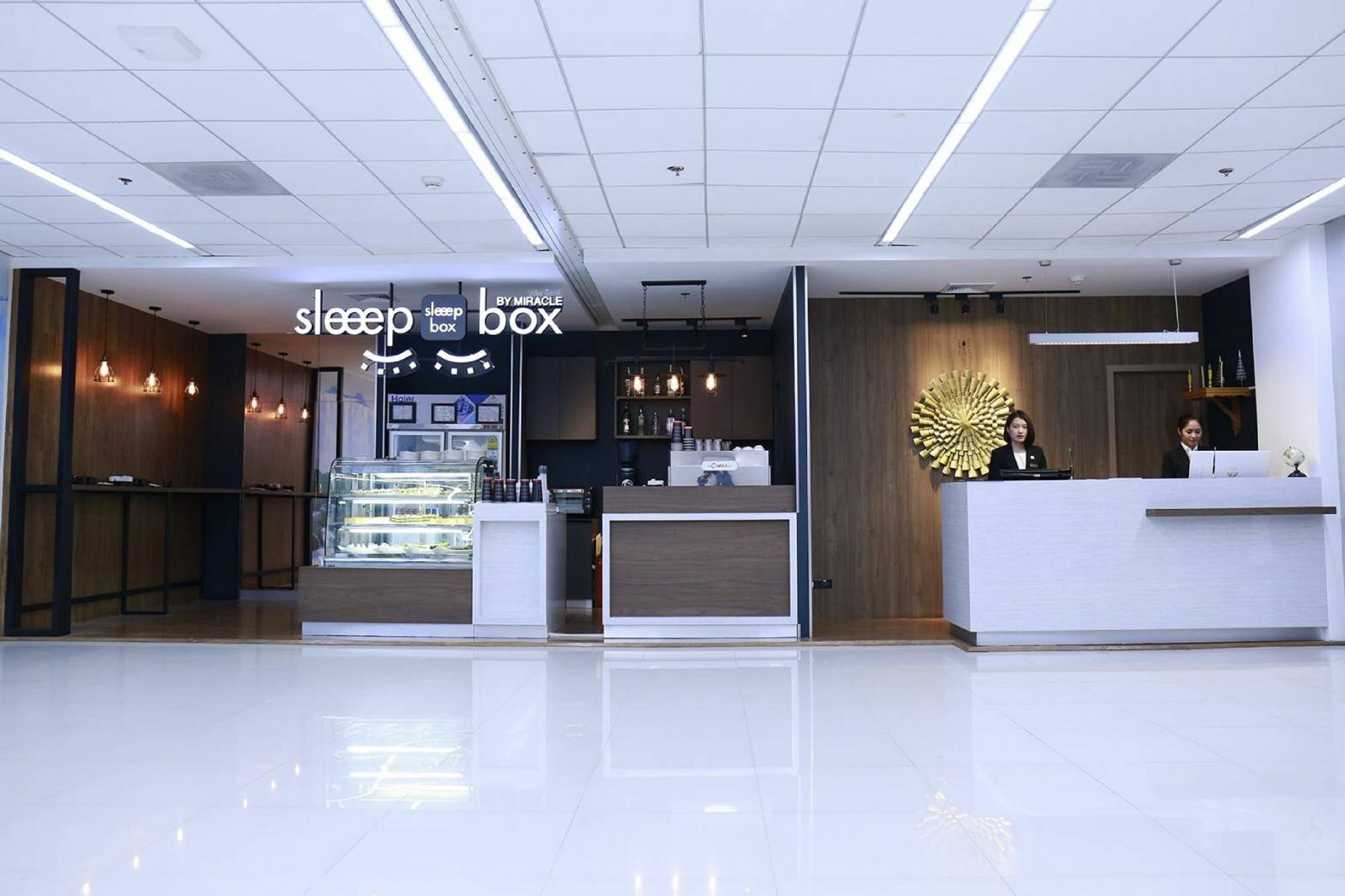 Sleep Box By Miracle -Booked On Hourly Basis Ostello Bangkok Esterno foto